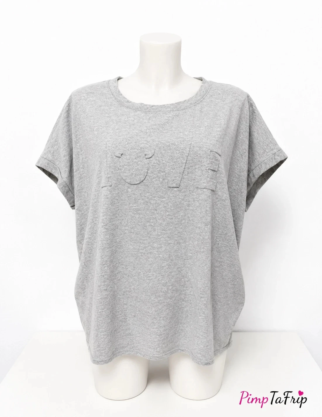 T-shirt “LOVE” en relief gris – Taille unique
